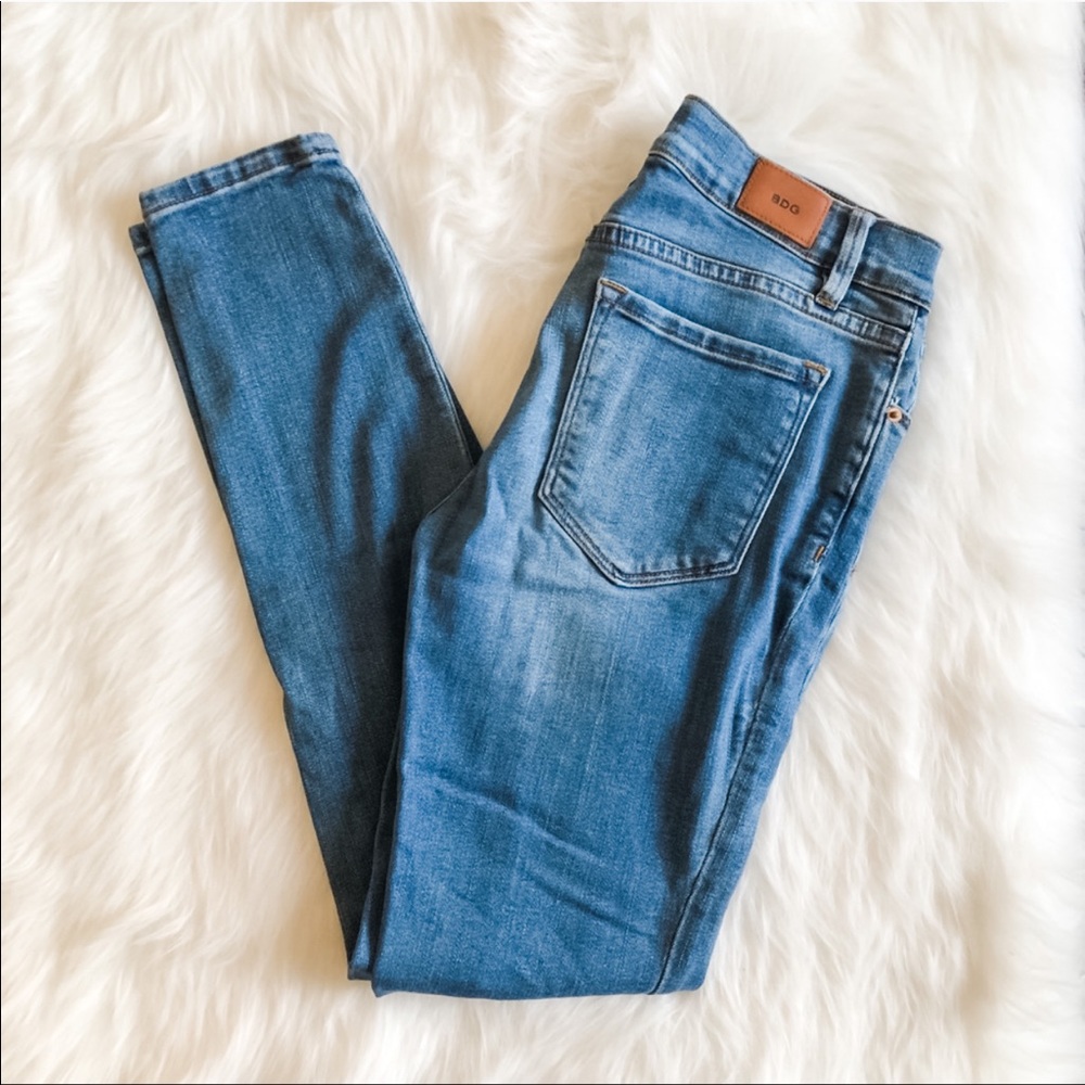 [bdg] light wash skinny jeans